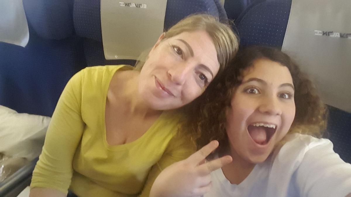 נועה ואמא סלפי שמח